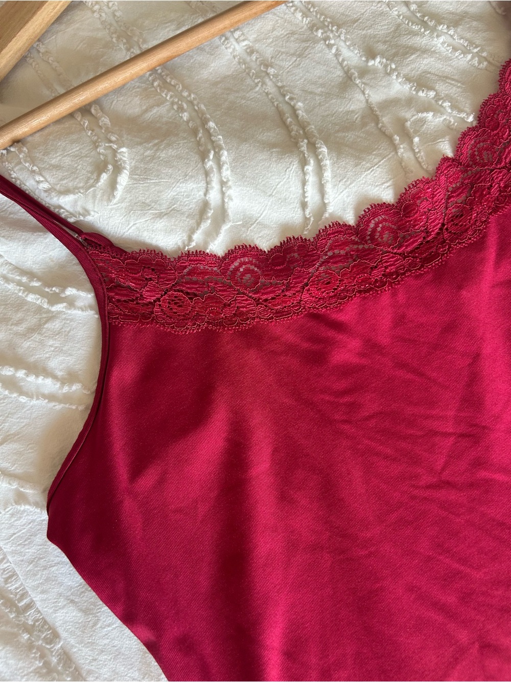 Reitmans Wine Red Burgundy Lace Trim Cami Tank Top Medium NWOT⁠